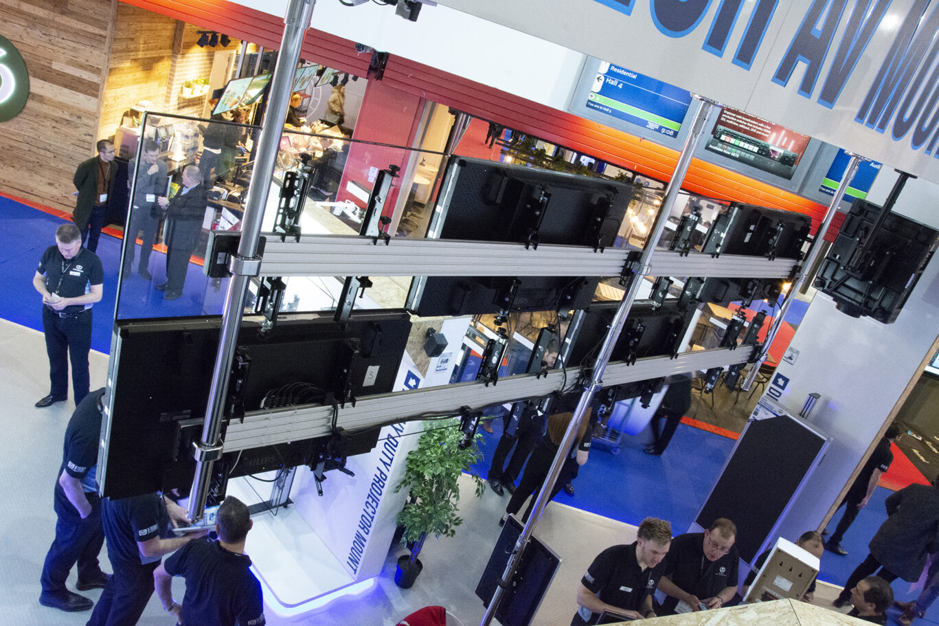 ‘s busiest ever show – Gallery 14