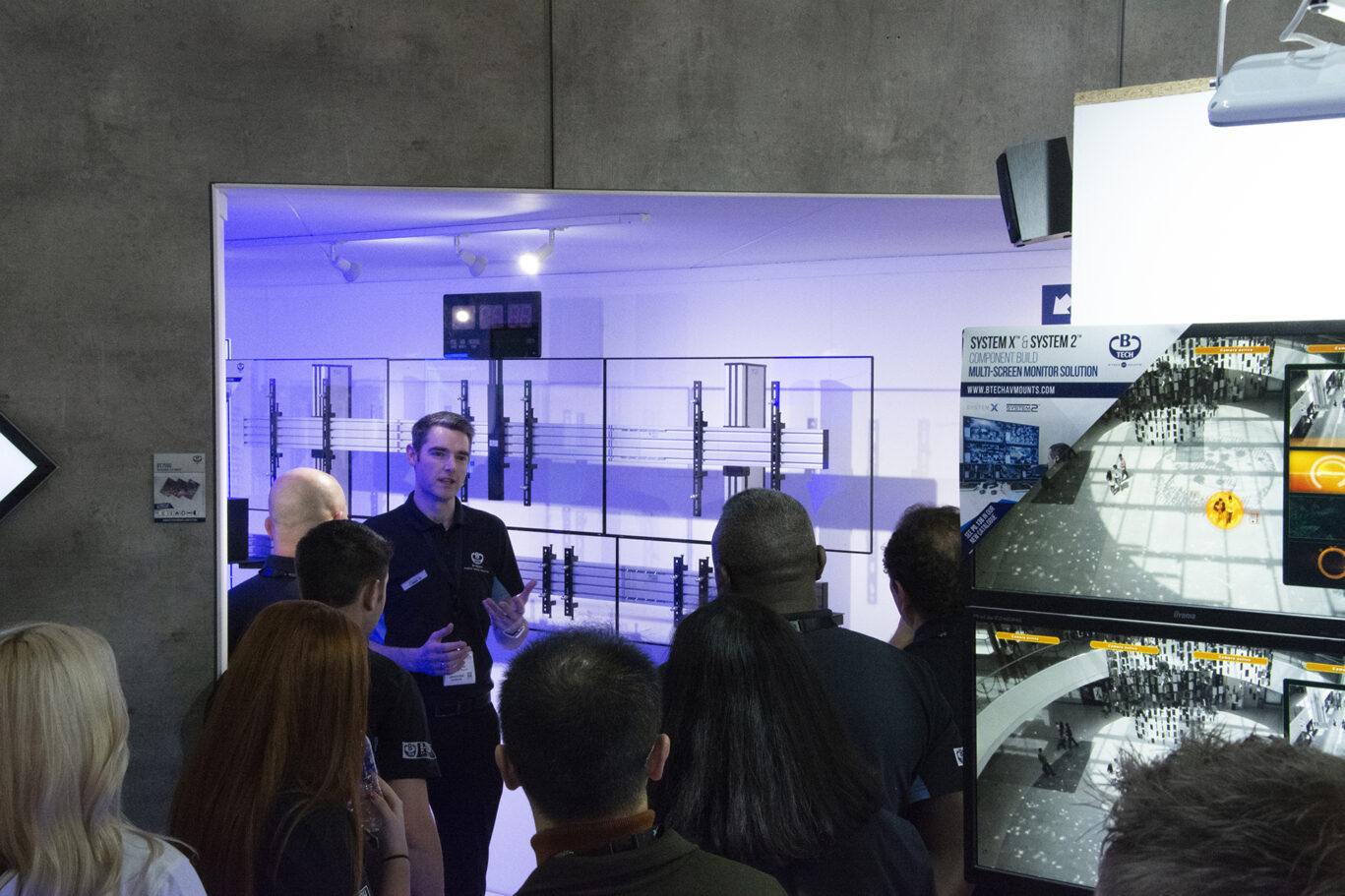 ‘s busiest ever show – Gallery 17