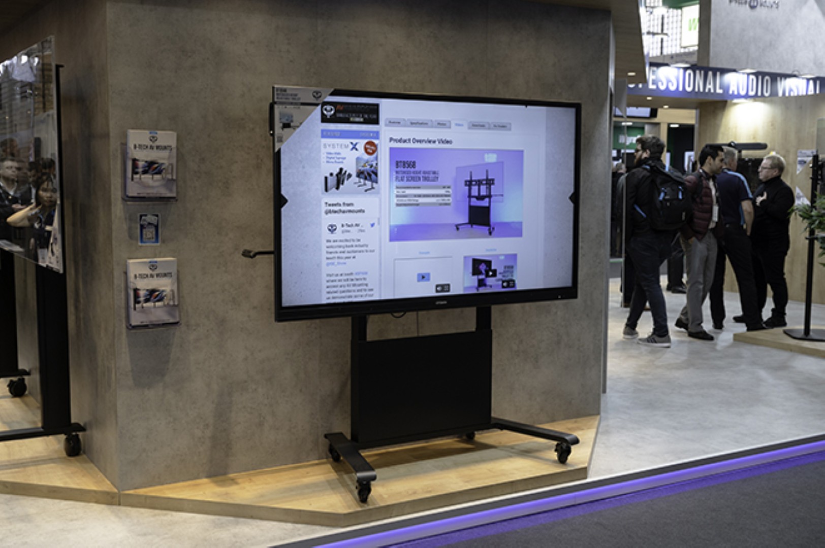 An Image of the BT8568 Motorised Height Adjustable Trolley