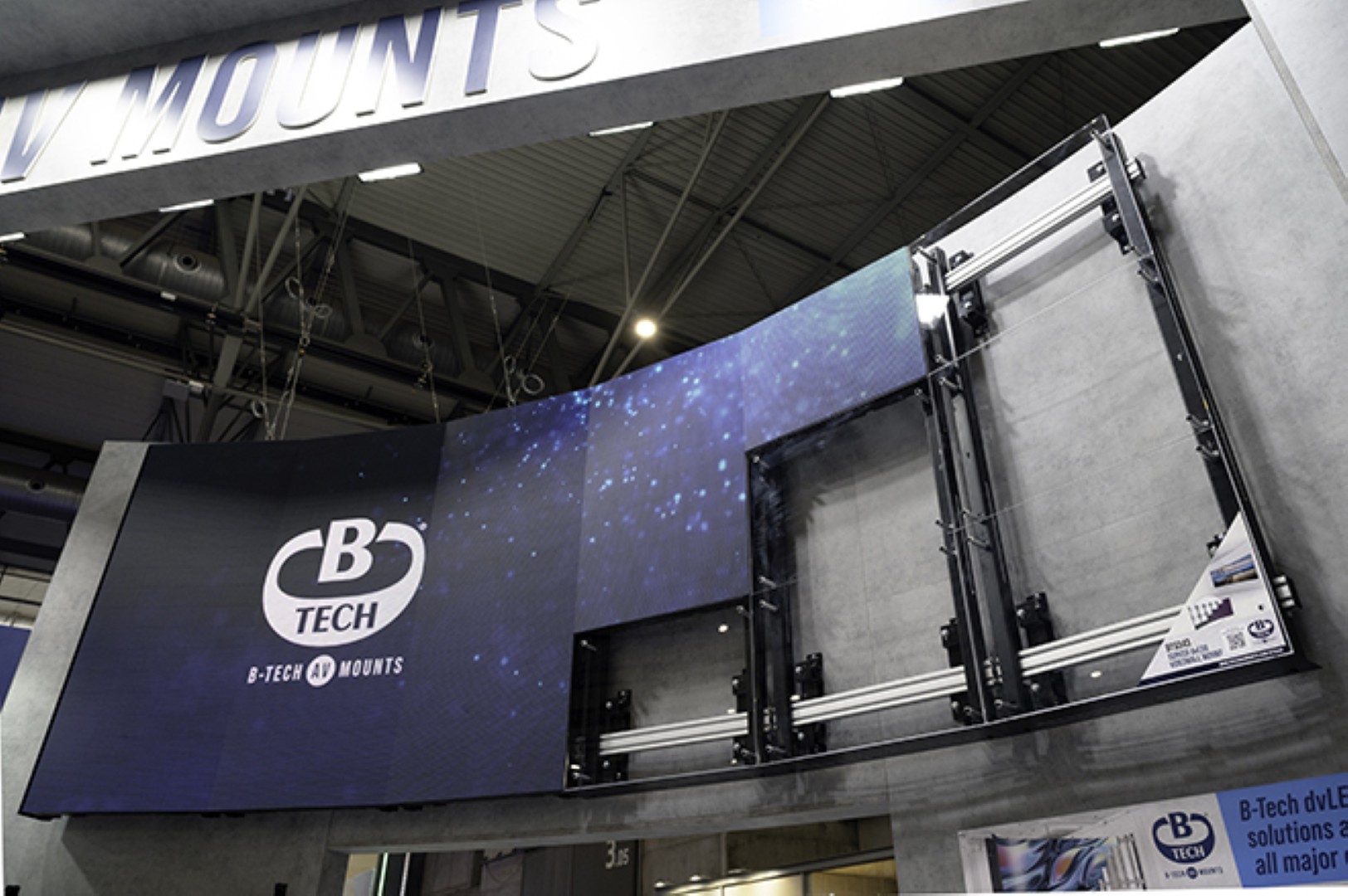 An image of an Award winning overhead dvLED Display.