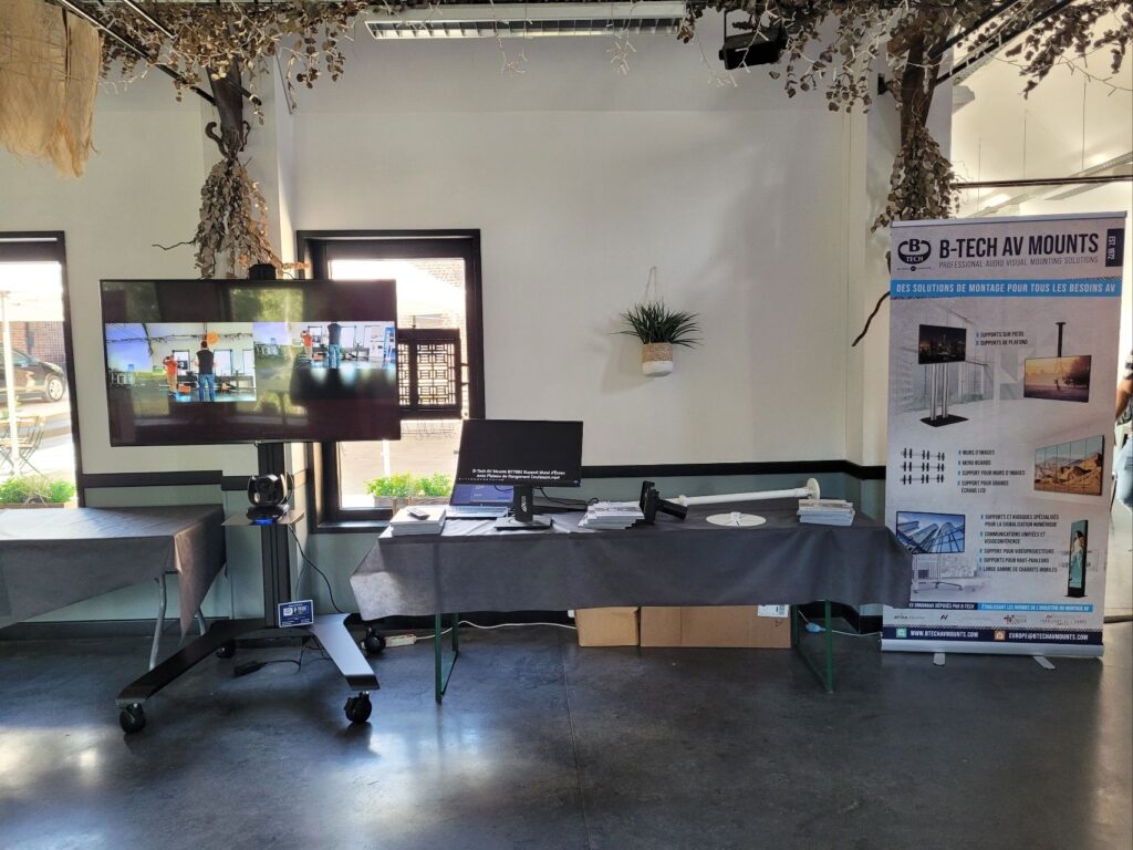 An Image of B-Tech's bt8562 with AV Shelf And flip down storage tray