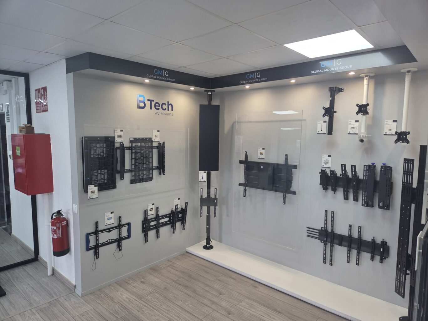 B-Tech Iberia product showroom featuring AV mounting solutions, digital signage displays and collaboration systems.