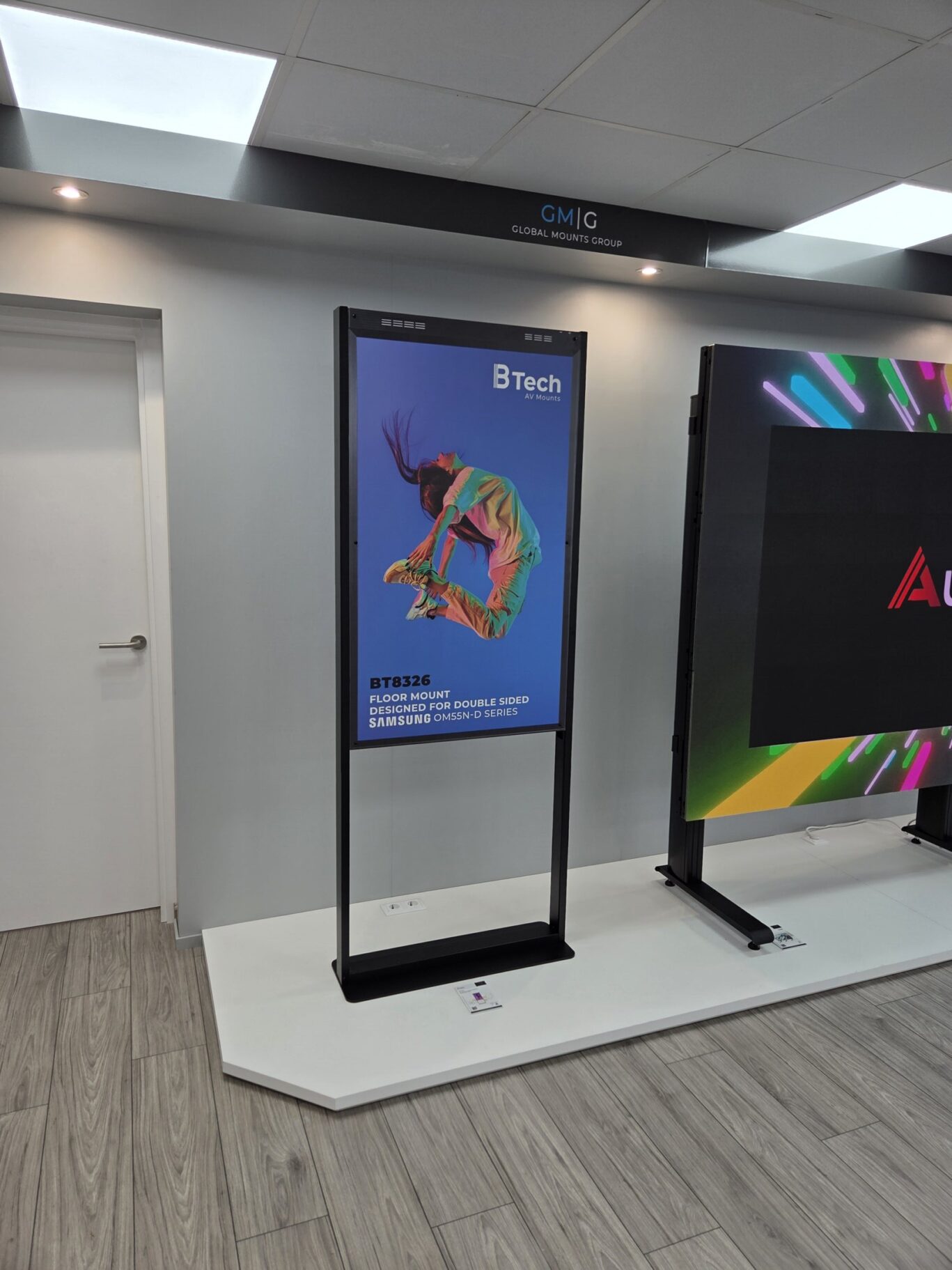 B-Tech Iberia product showroom featuring AV mounting solutions, digital signage displays and collaboration systems.