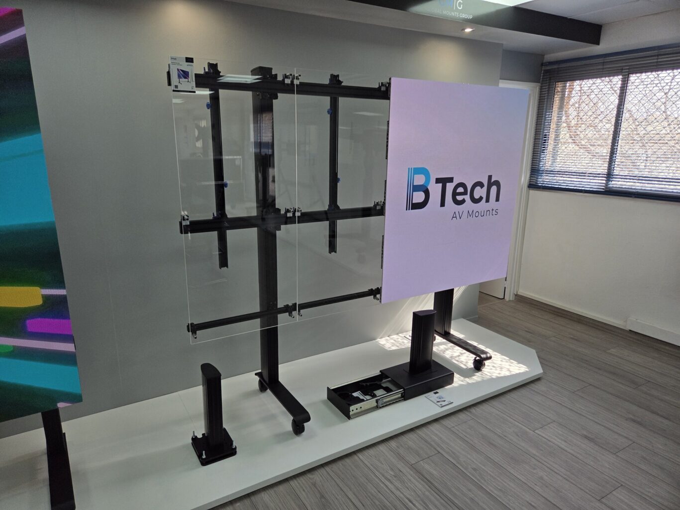 B-Tech Iberia product showroom featuring AV mounting solutions, digital signage displays and collaboration systems.
