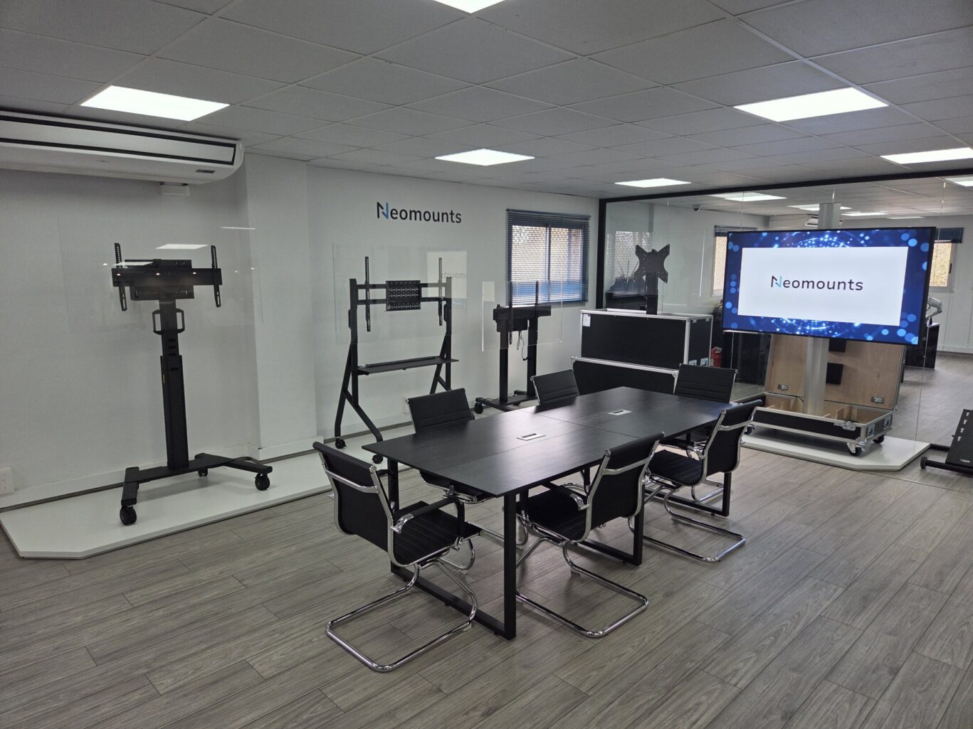 B-Tech Iberia product showroom featuring AV mounting solutions, digital signage displays and collaboration systems.