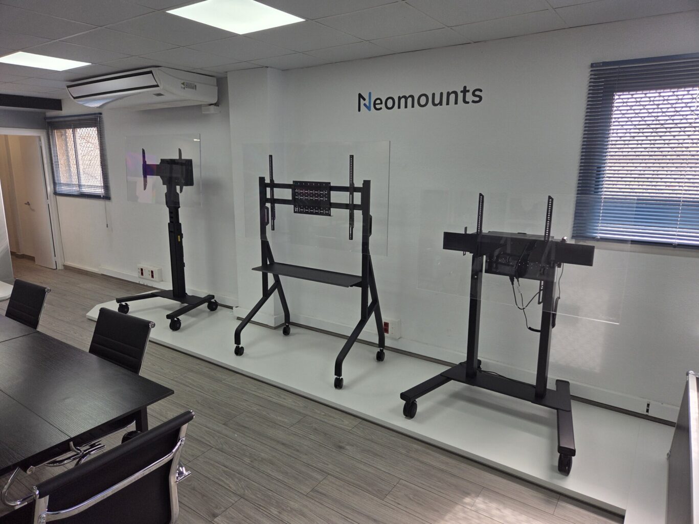 B-Tech Iberia product showroom featuring AV mounting solutions, digital signage displays and collaboration systems.