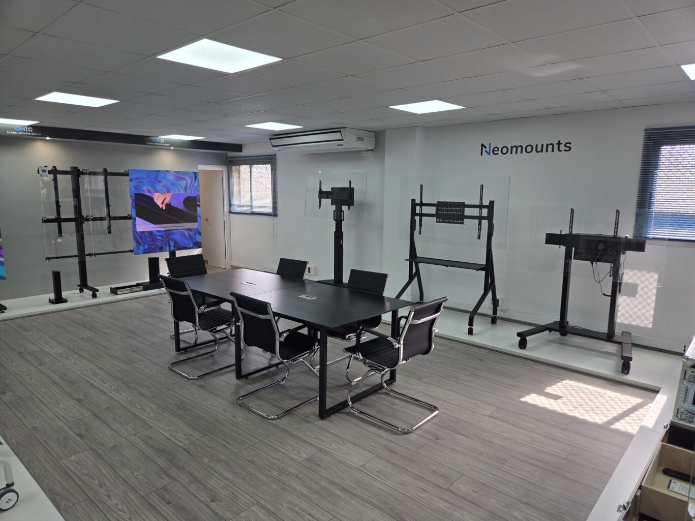 B-Tech Iberia product showroom featuring AV mounting solutions, digital signage displays and collaboration systems.