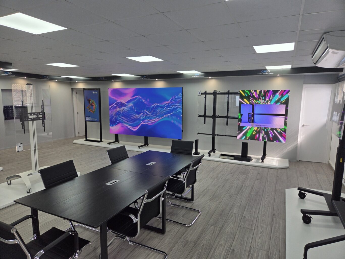 B-Tech Iberia product showroom featuring AV mounting solutions, digital signage displays and collaboration systems.