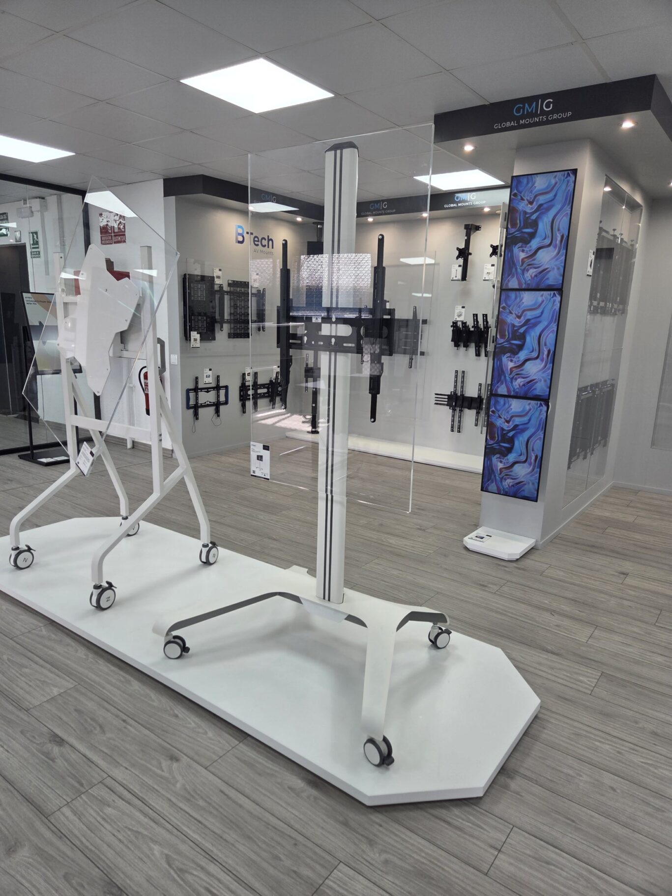 B-Tech Iberia product showroom featuring AV mounting solutions, digital signage displays and collaboration systems.