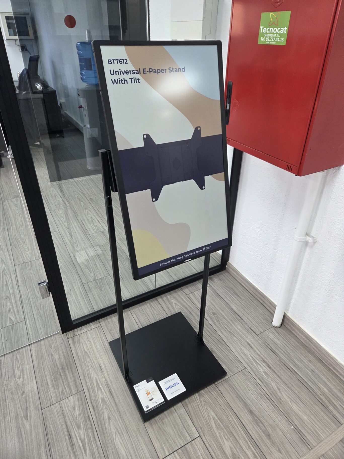 B-Tech Iberia product showroom featuring AV mounting solutions, digital signage displays and collaboration systems.