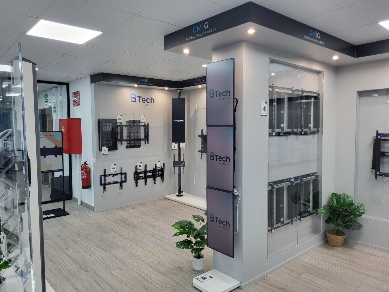 B-Tech Iberia product showroom featuring AV mounting solutions, digital signage displays and collaboration systems.